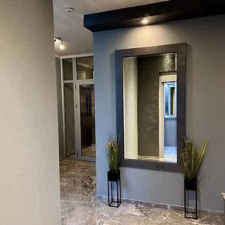 Luxury Ivon Hotel apartamentowy
