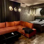 Luxury Ivon شقة فندقية 4*