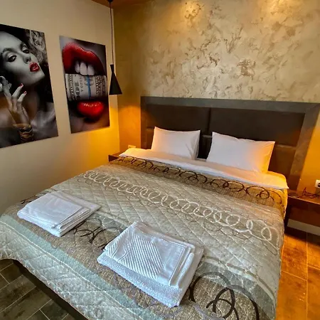 Luxury Ivon *