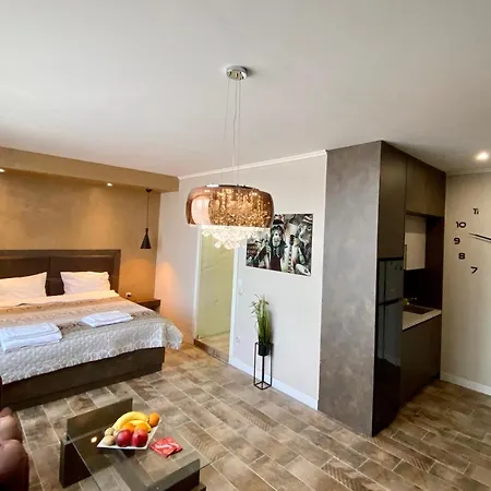 Luxury Ivon Hotel apartamentowy *