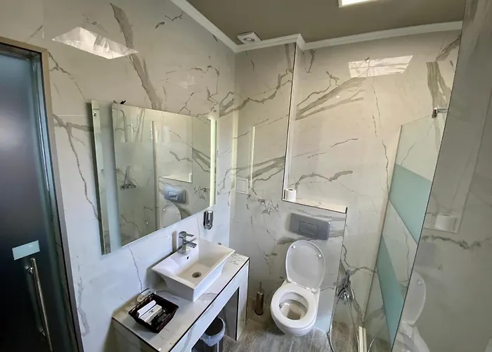 Luxury Ivon Aparthotel