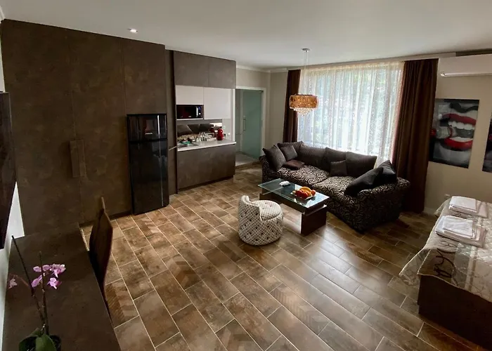 Aparthotel Luxury Ivon 4*